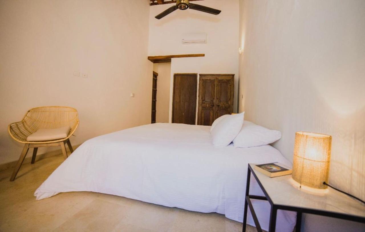 Karakali Boutique Hotel Mompos Exteriör bild